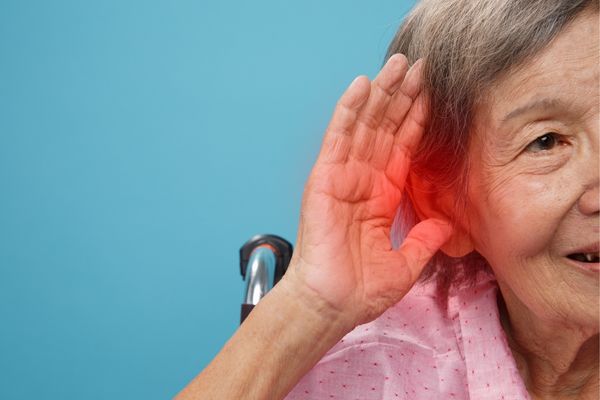 Có nhiều nguyên nhân gây viêm tai giữa xung huyết